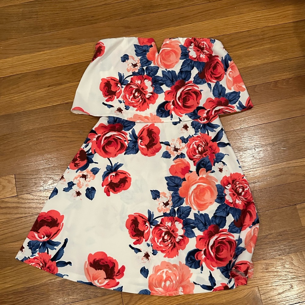 Fun spring/ summer strapless dress